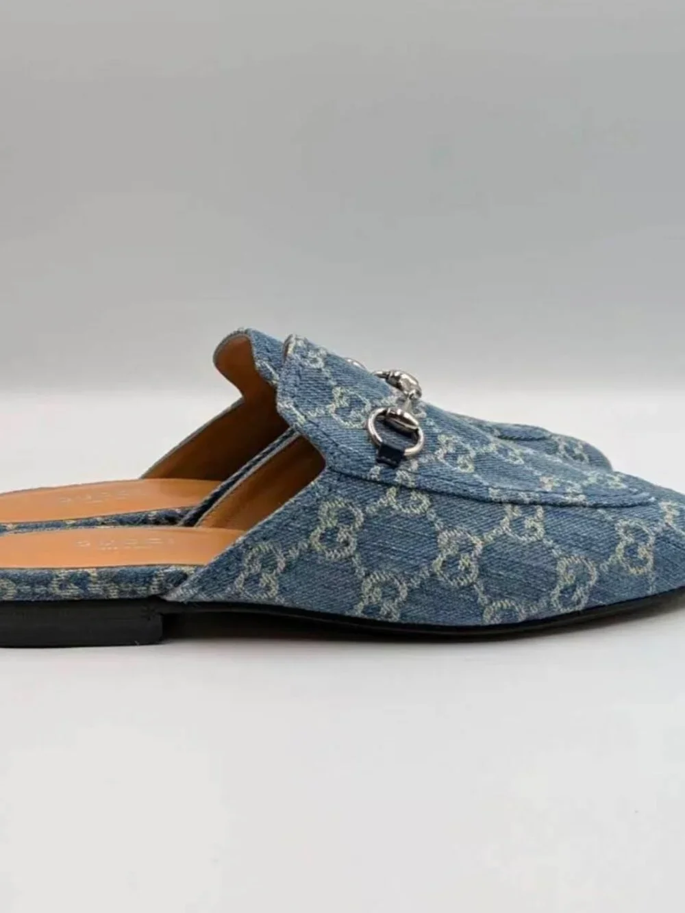 Gucci Women’s Monogram Jumbo GG Denim Malaga Princetown Slippers Light Blue EU37 - Picture 5 of 14